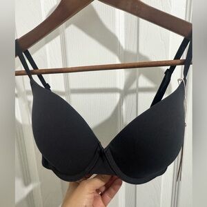 SKIMS FITS EVERYBODY T-Shirt Black Bra